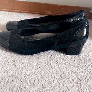 Trotters black heels